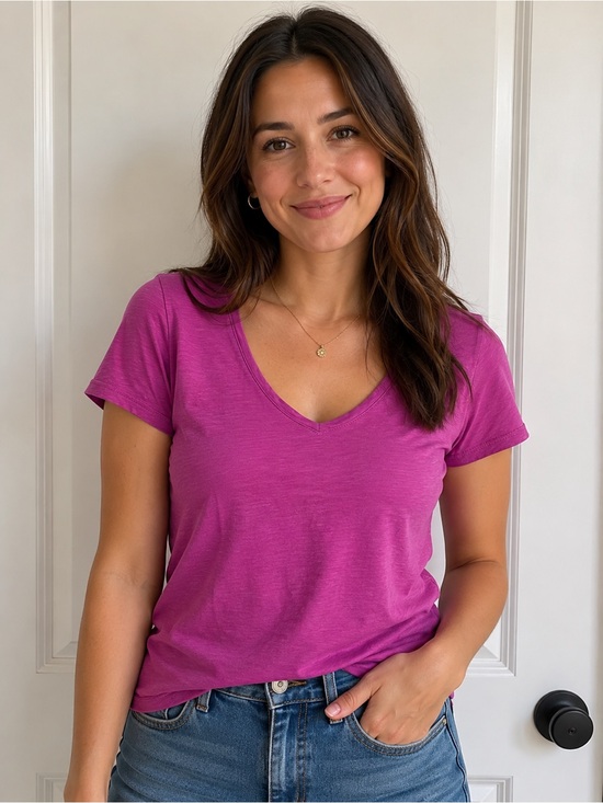 LOFT Tops - LOFT Magenta V-Neck Short Sleeve Tee